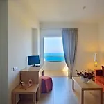 Hotel Elena 3*