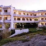 Elena Hotel 3*